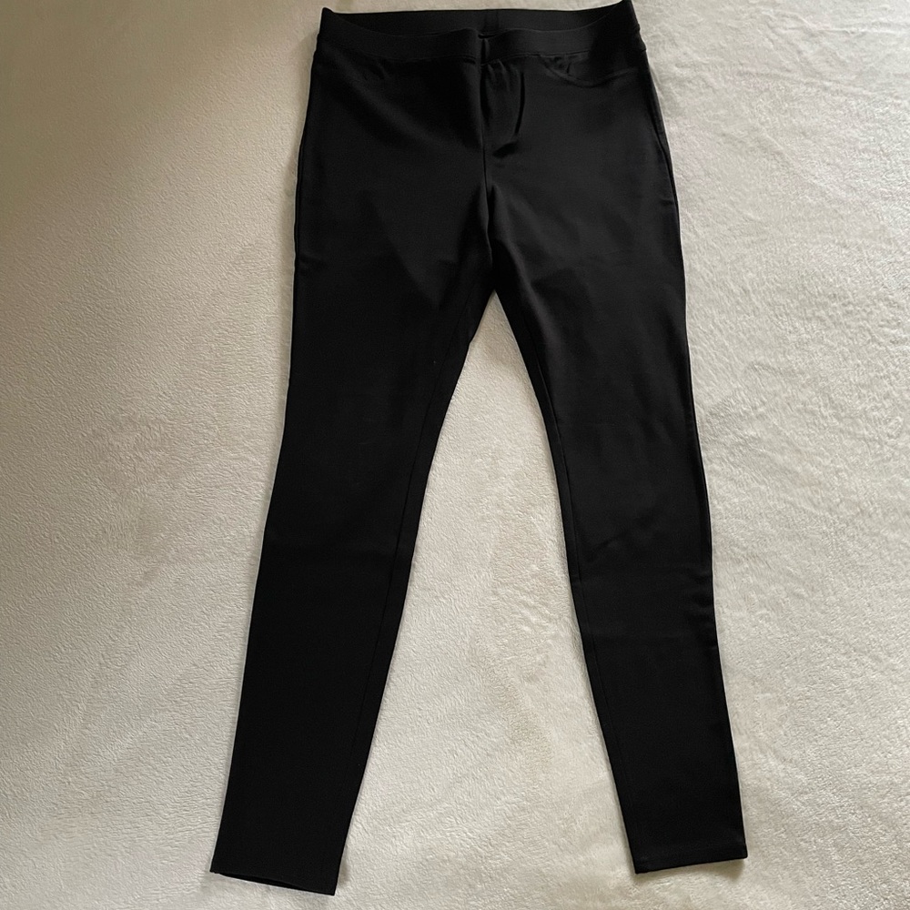 NWOT Women’s Large HUE Black Jeggings